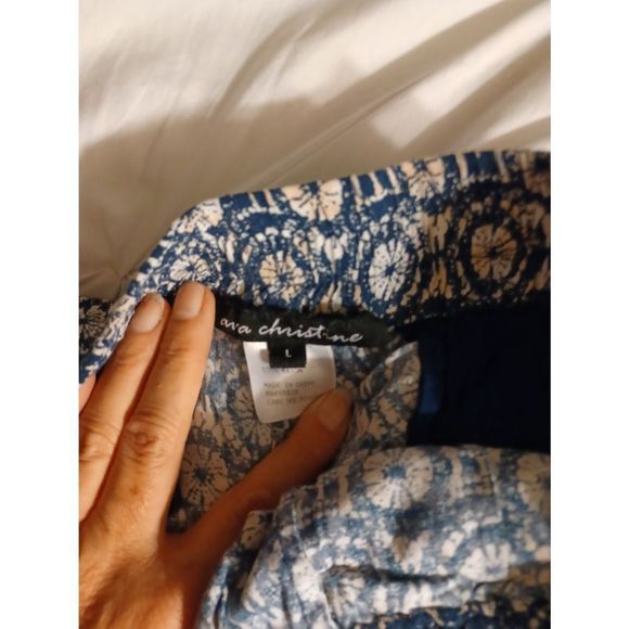 Ava Christine Shorts - Picture 2 of 3